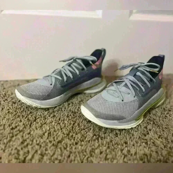 Under Armour Curry Shoes - Picture 2 of 9